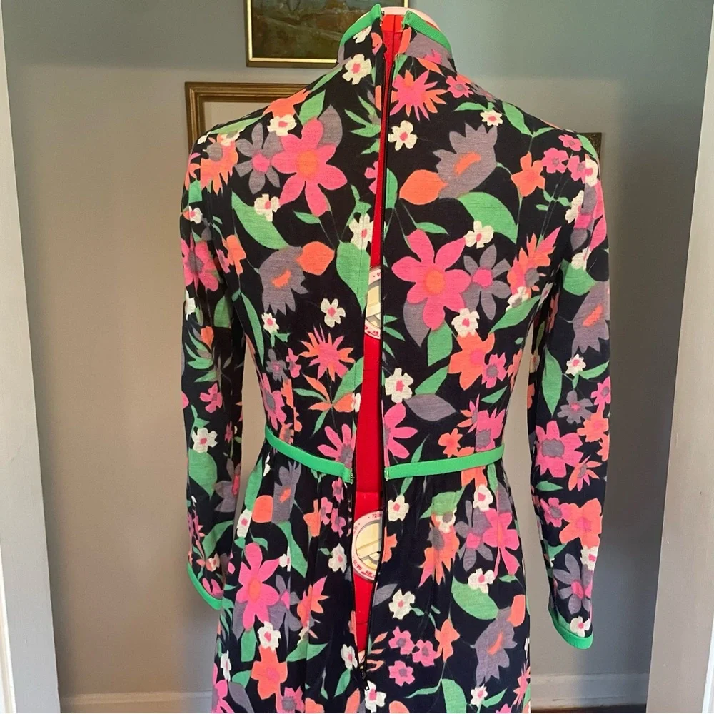 Vintage 60s/70s Keram NY Mod Floral Long-sleeve Mini Dress With Slit Neck - Picture 14 of 16